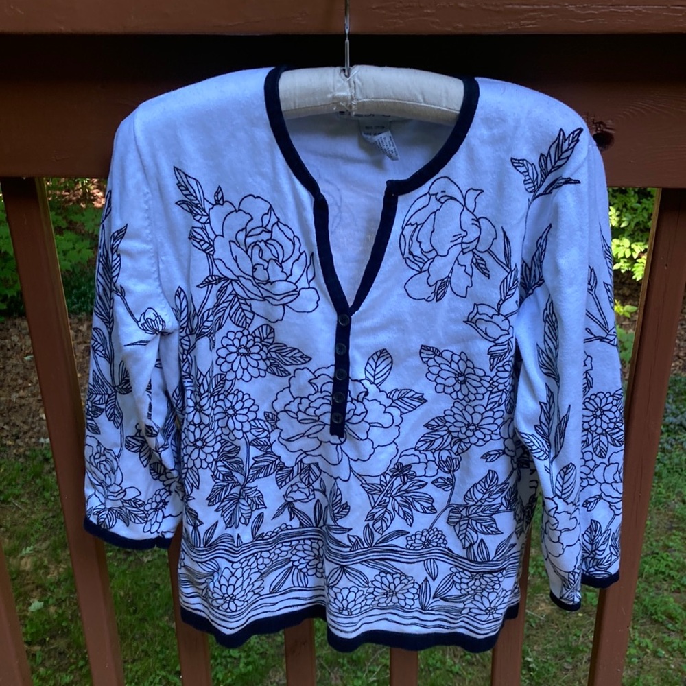 C.D. Sport cotton black and white floral top